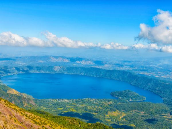 Your Perfect Day Trip to Lake Coatepeque Stunning Views and Local Flavours Await